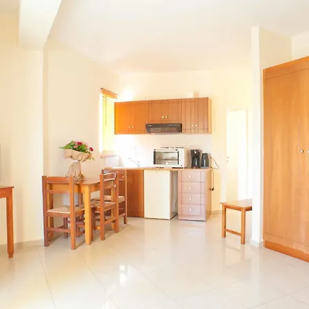 Aparthotel Semiramis Agioi Apostoli (Crete)