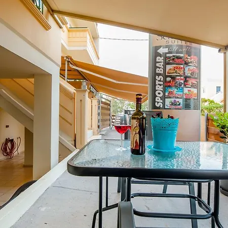 Semiramis Aparthotel 2*