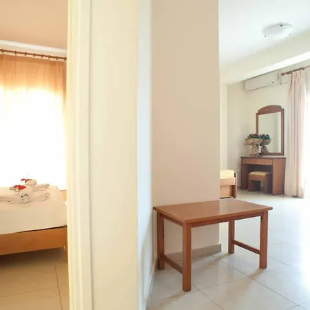 Aparthotel Semiramis 2*